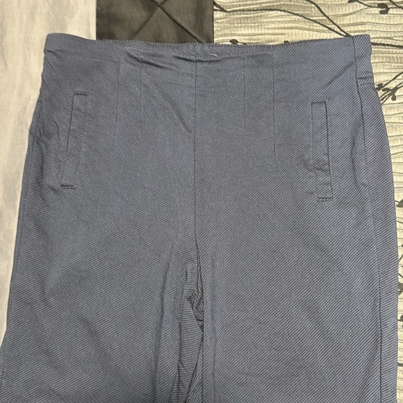 Two Maurice’s Bengaline capris small - Picture 2 of 8